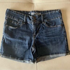 DENIZEN from Levi’s stretchy jean shorts size 2